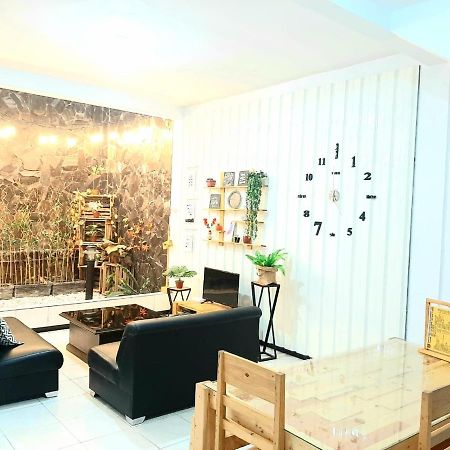 Villa Fifari - 5 Kamar Tidur, 3 Kamar Mandi Бату Екстер'єр фото