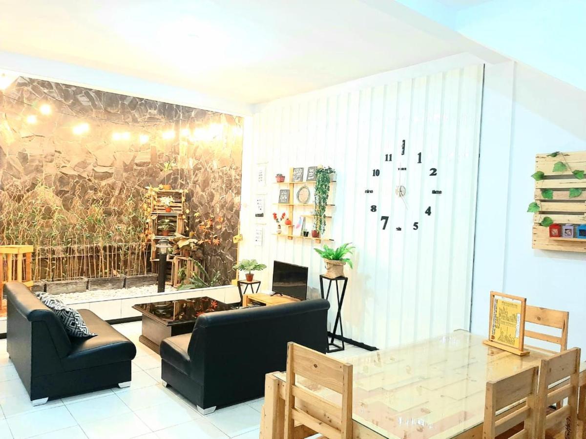 Villa Fifari - 5 Kamar Tidur, 3 Kamar Mandi Бату Екстер'єр фото