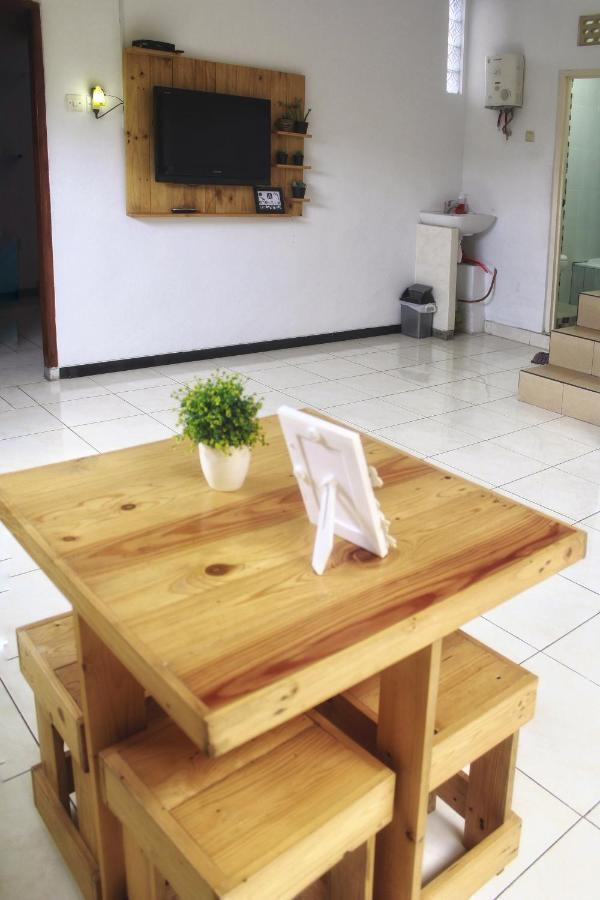 Villa Fifari - 5 Kamar Tidur, 3 Kamar Mandi Бату Екстер'єр фото